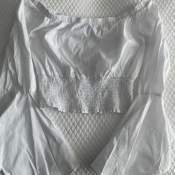 White Off the shoulder blouse - Picture 1 of 1